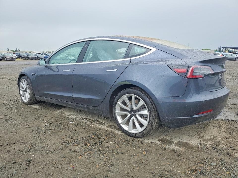 2018 TESLA MODEL 3 2
