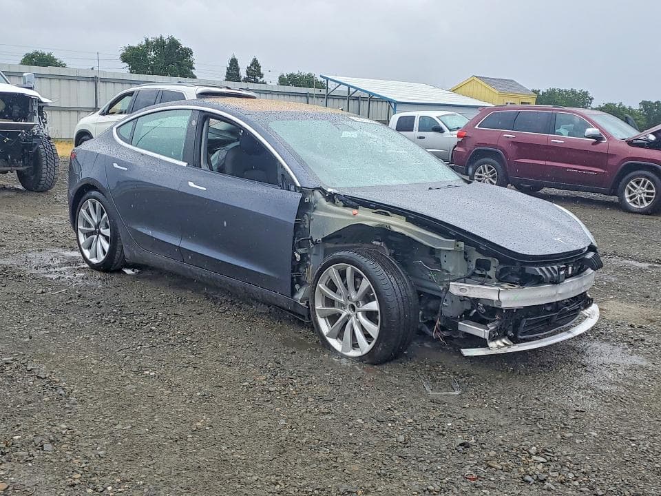 2018 TESLA MODEL 3 4