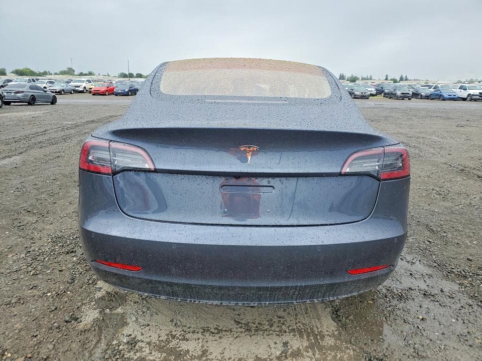 2018 TESLA MODEL 3 6