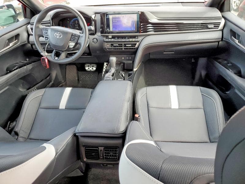 2025 TOYOTA CAMRY SE 8