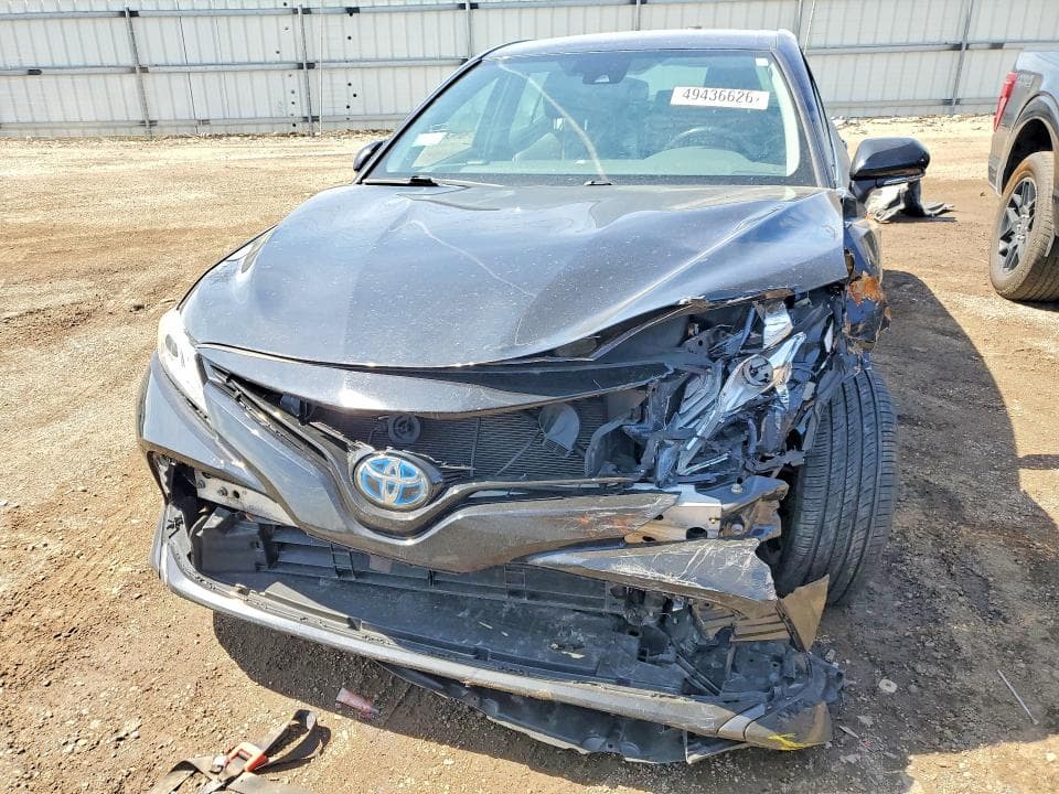 2020 TOYOTA CAMRY XLE 5