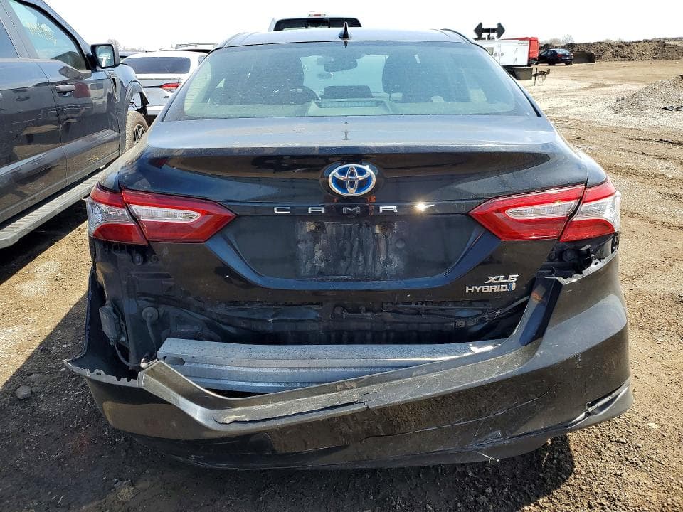2020 TOYOTA CAMRY XLE 6