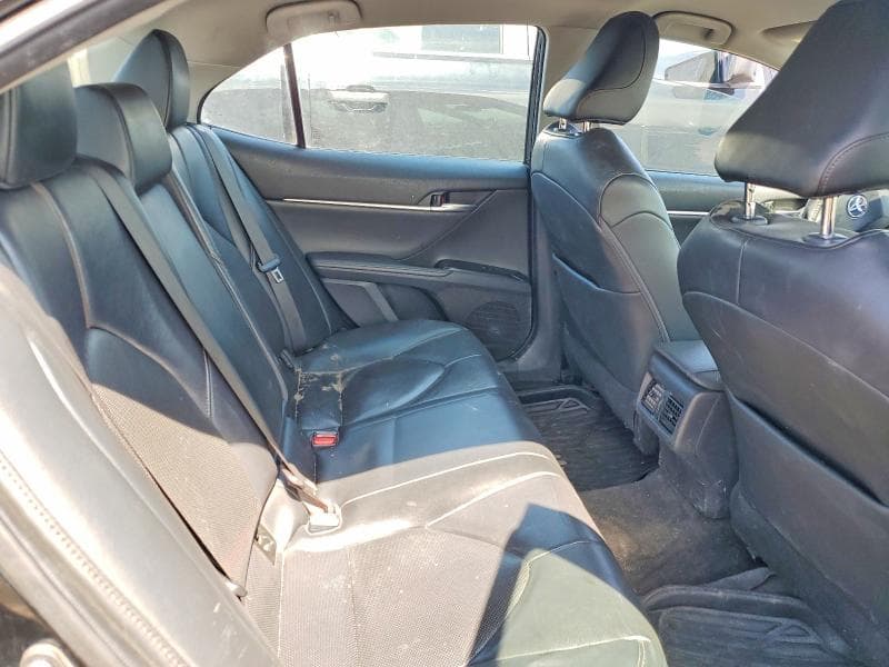 2020 TOYOTA CAMRY XLE 10