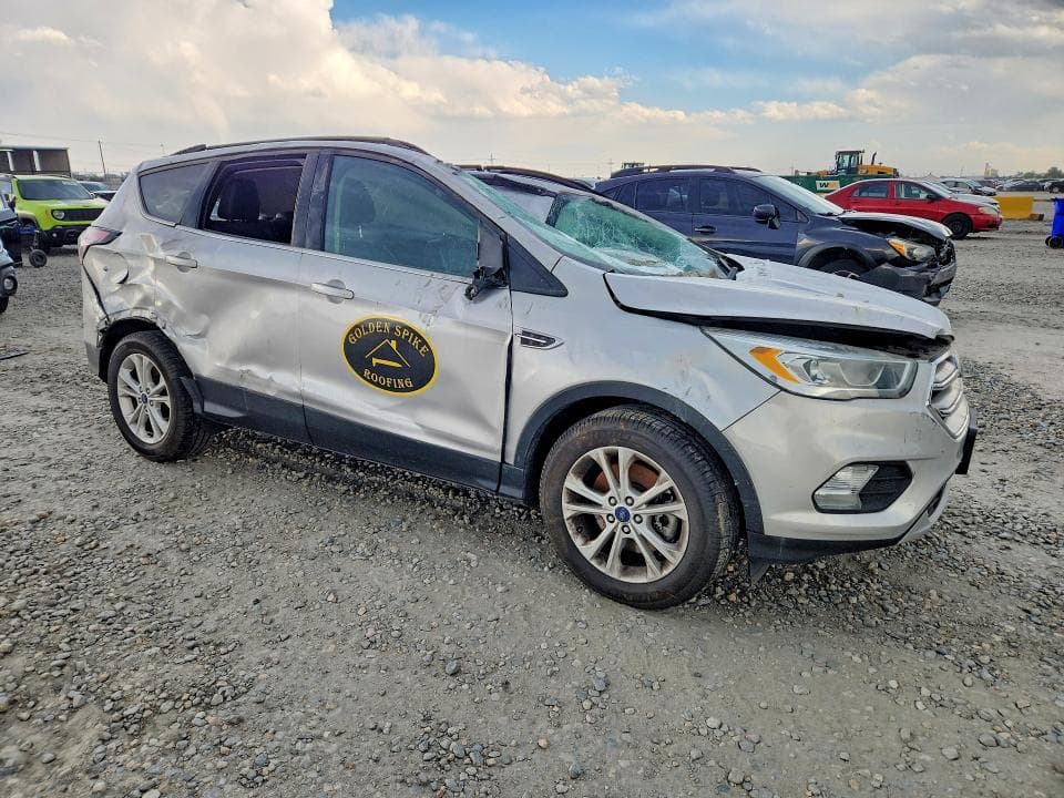 2017 FORD ESCAPE SE 4