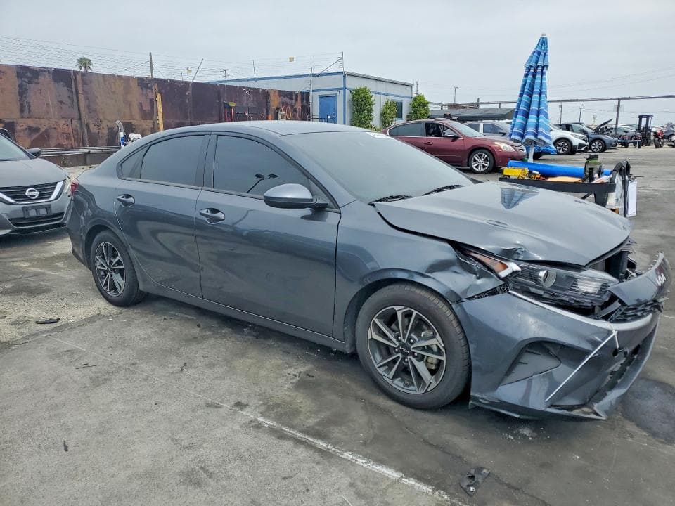2024 KIA FORTE LXS 4