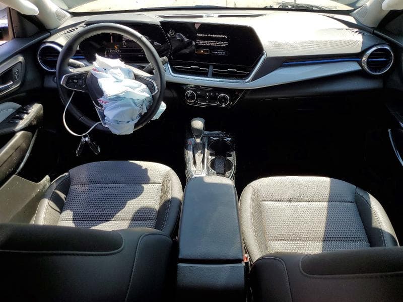 2025 CHEVROLET TRAX 1LT 8