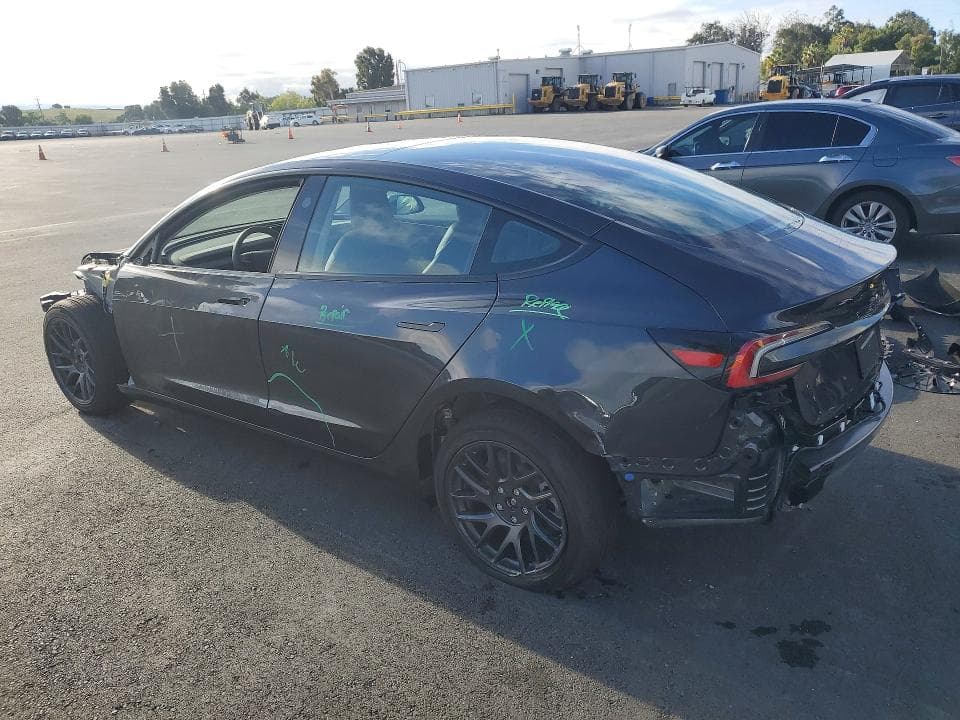 2025 TESLA MODEL 3 2
