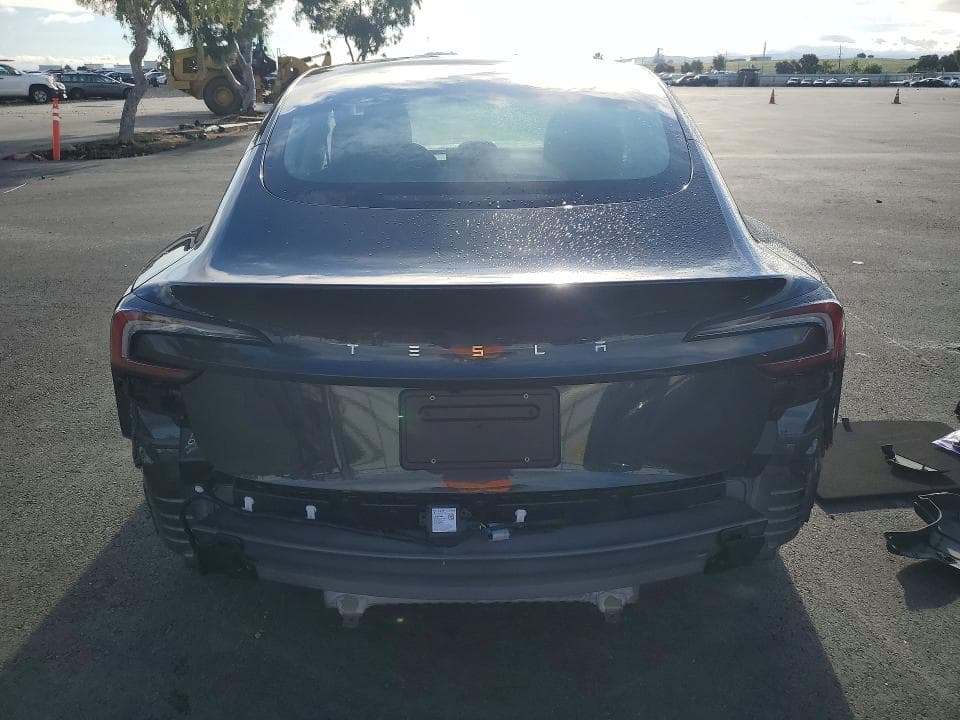 2025 TESLA MODEL 3 6