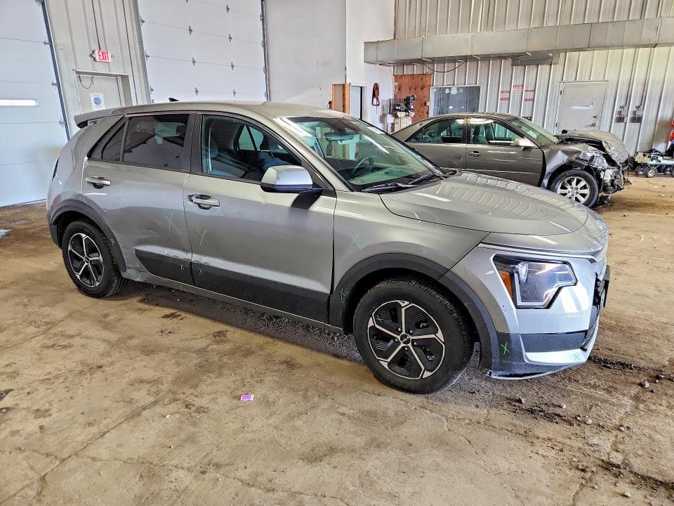 2023 KIA NIRO LX 4