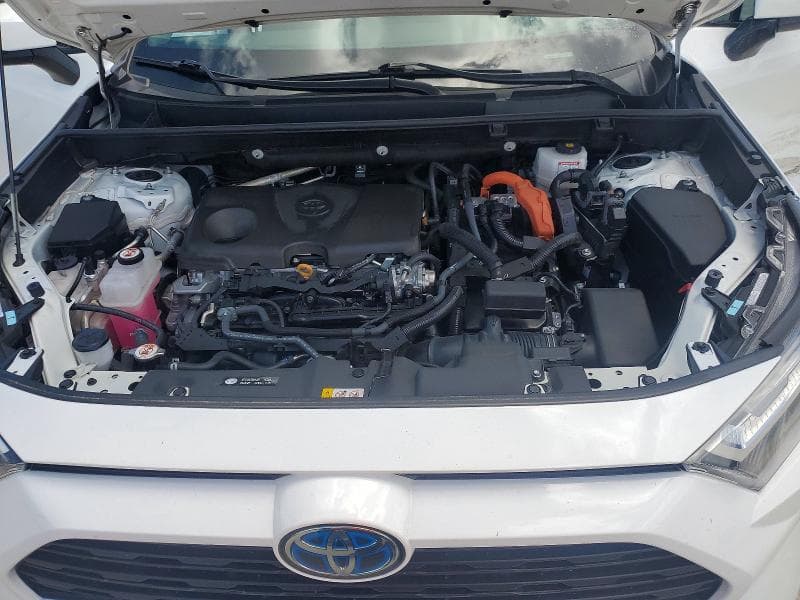 2024 TOYOTA RAV4 HYBRID XLE 12