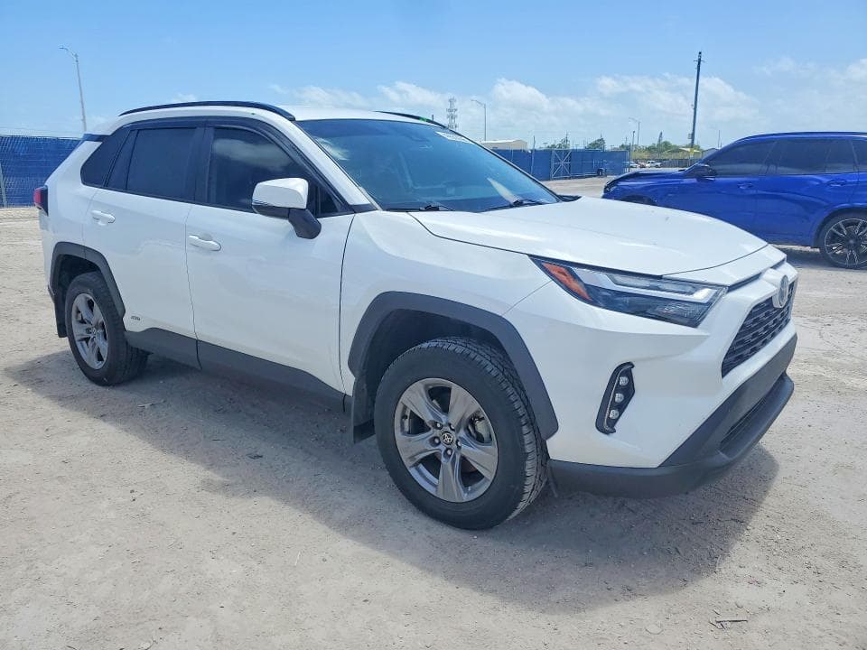 2024 TOYOTA RAV4 HYBRID XLE 4