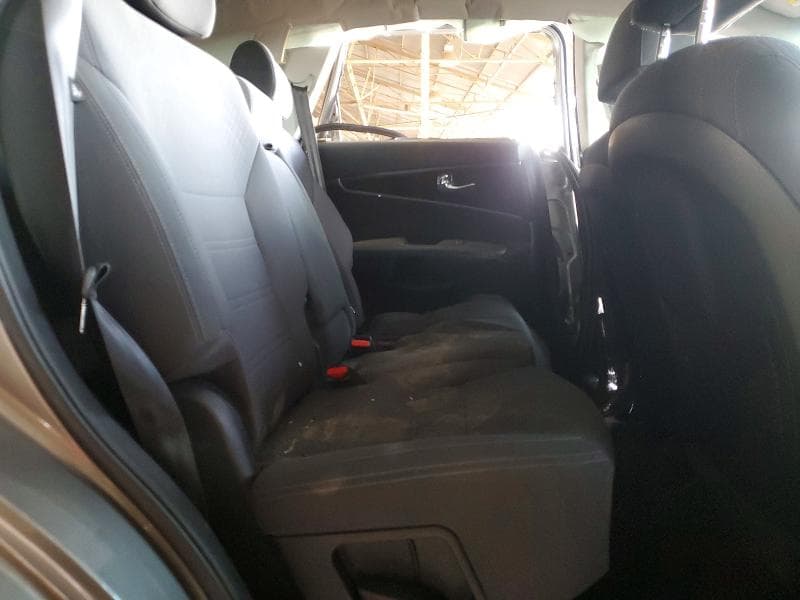 2019 KIA SORENTO LX V6 11
