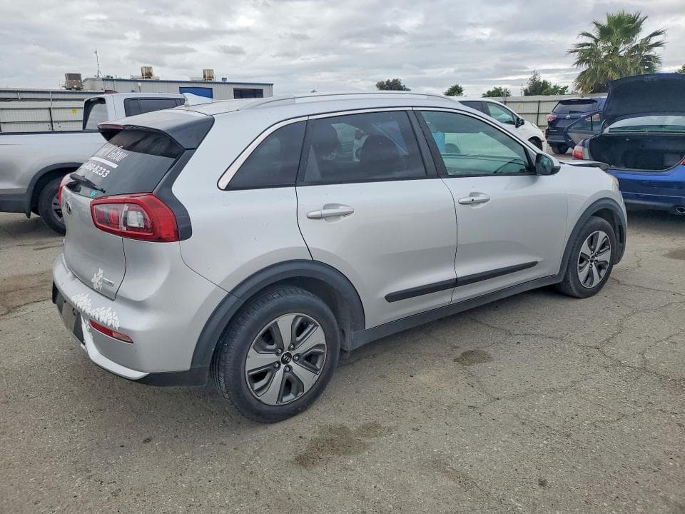 2017 KIA NIRO LX 3