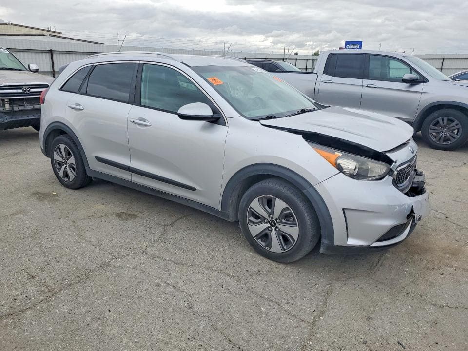 2017 KIA NIRO LX 4
