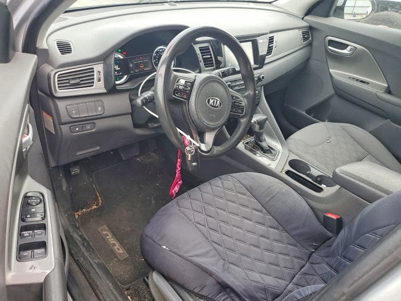 2017 KIA NIRO LX 8
