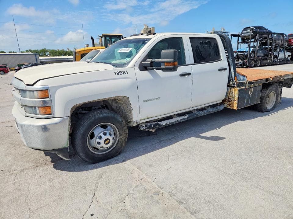 2019 CHEVROLET SILVERADO C3500 6.0L V-8 FLAT BED