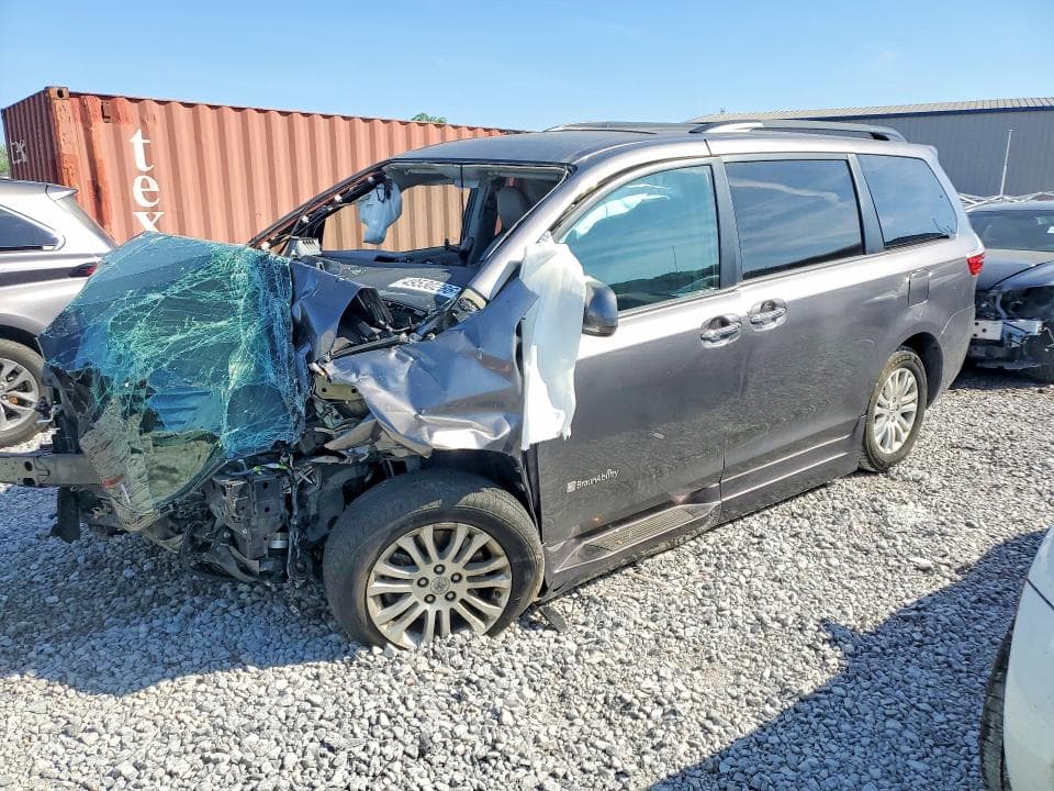 2017 TOYOTA SIENNA XLE 8-PASSENGER - 1