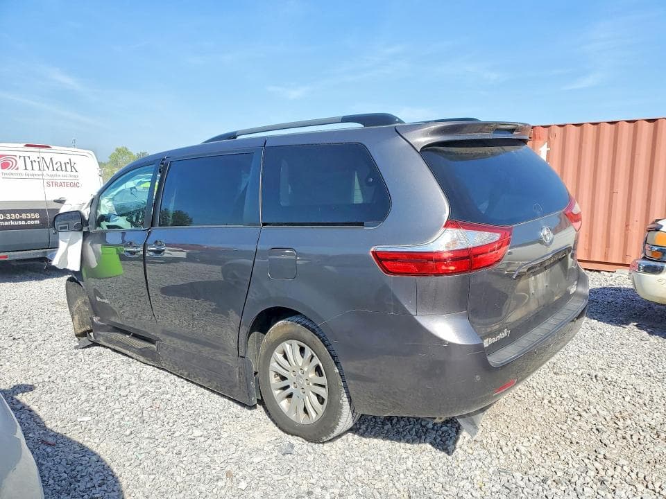 2017 TOYOTA SIENNA XLE 8-PASSENGER 2