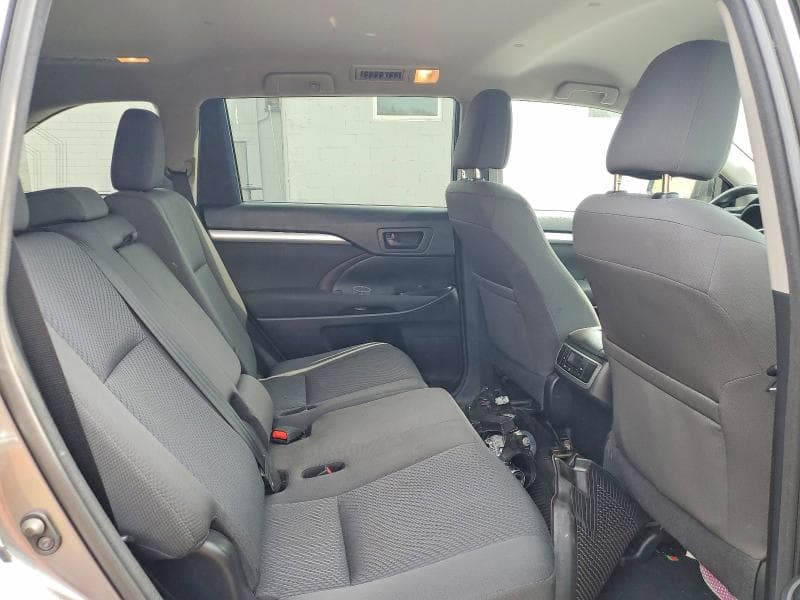 2017 TOYOTA HIGHLANDER LE LE 11