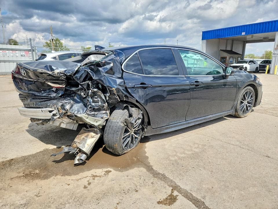 2023 TOYOTA CAMRY SE SE 3