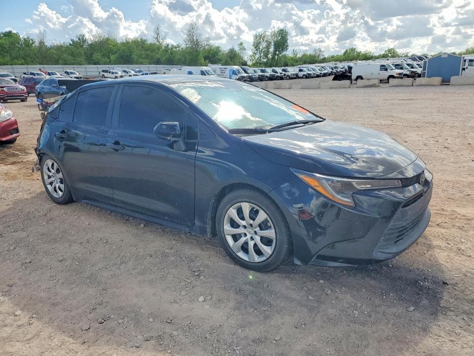 2023 TOYOTA COROLLA LE 4