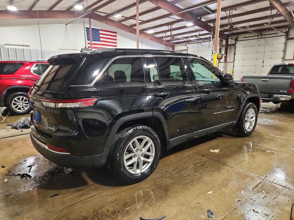2024 JEEP GRAND CHEROKEE LAREDO 3