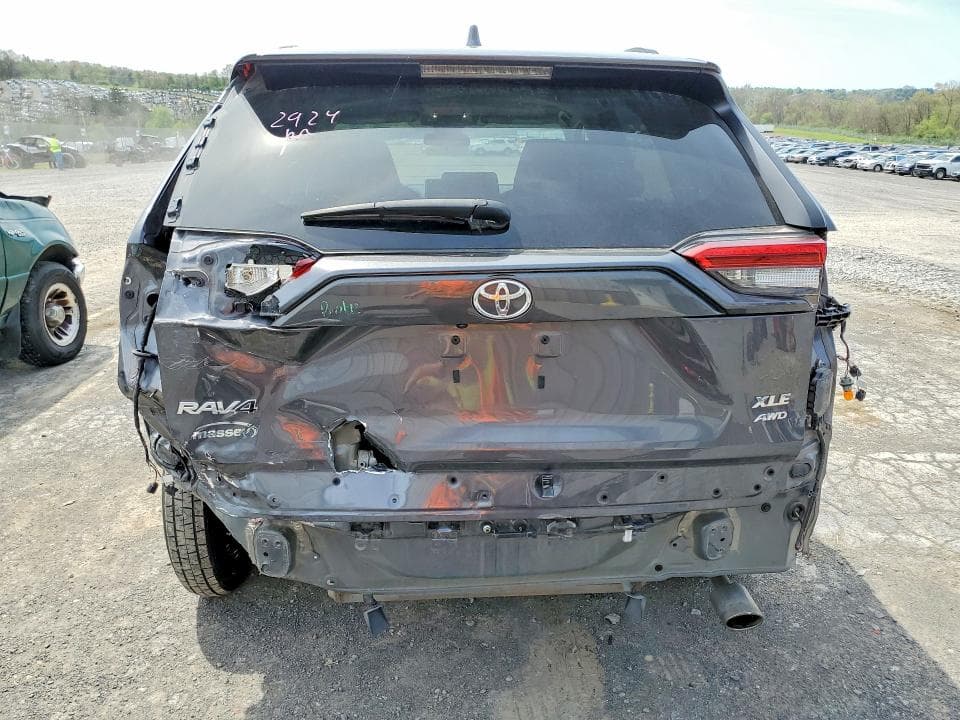 2023 TOYOTA RAV4 XLE 6