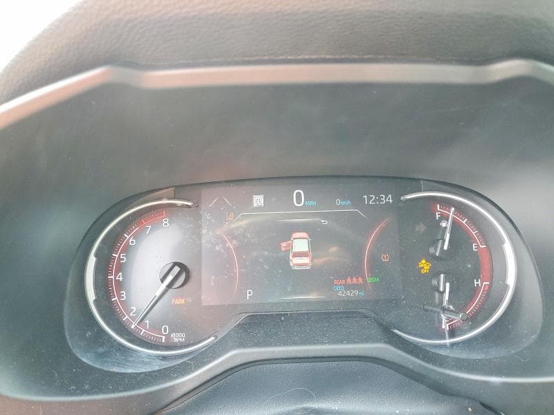 2023 TOYOTA RAV4 XLE 9