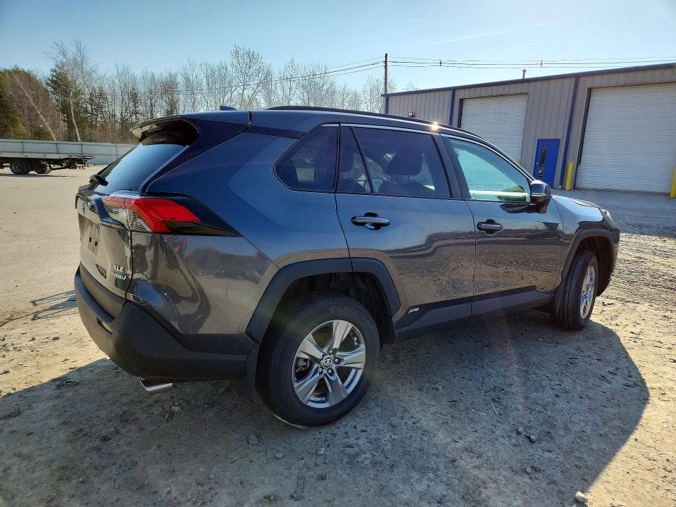 2024 TOYOTA RAV4 HYBRID XLE 3
