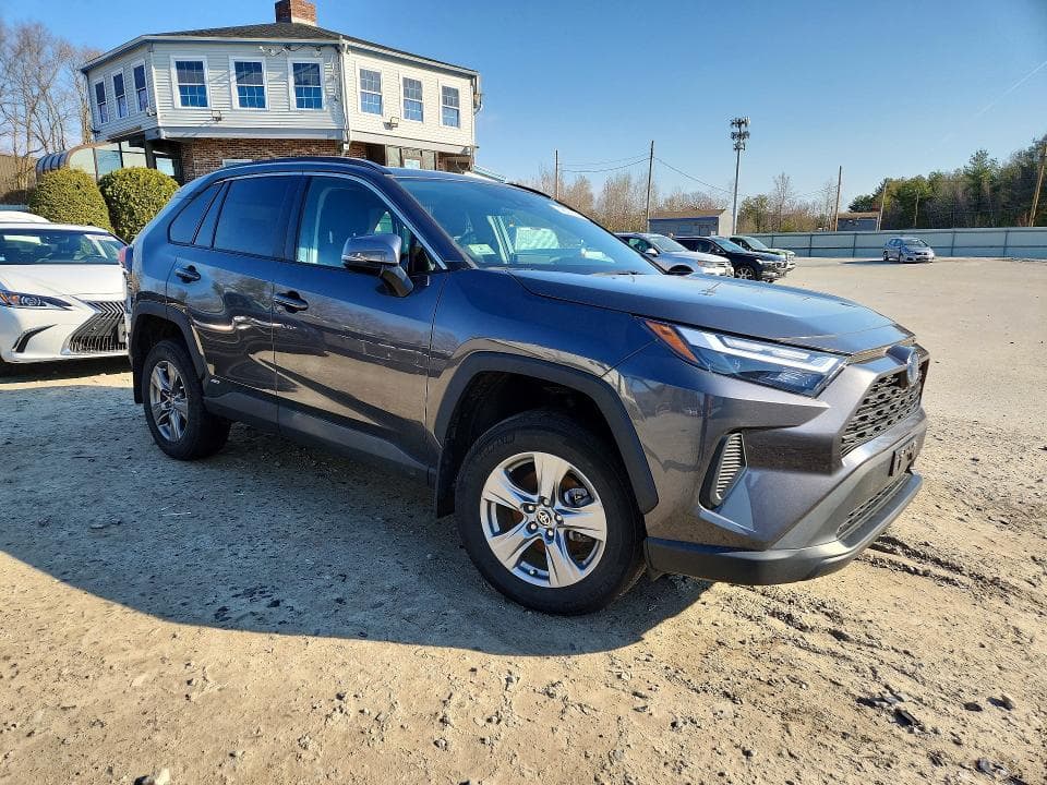2024 TOYOTA RAV4 HYBRID XLE 4