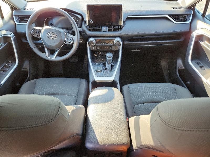 2024 TOYOTA RAV4 HYBRID XLE 8