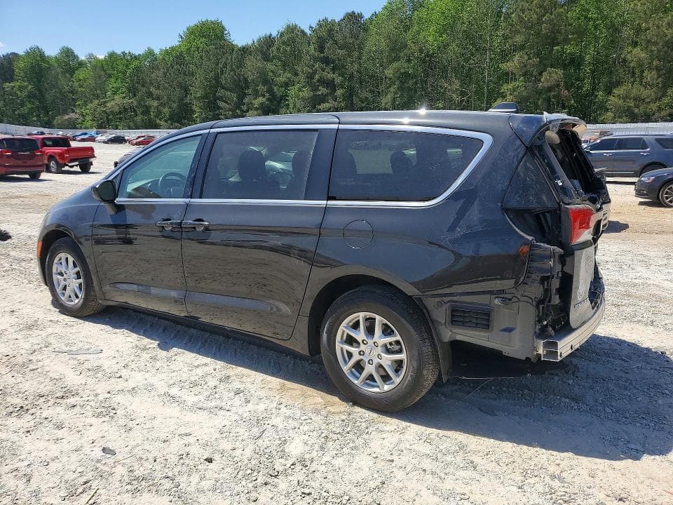 2022 CHRYSLER VOYAGER LX 2