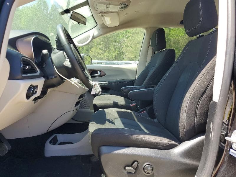 2022 CHRYSLER VOYAGER LX 7
