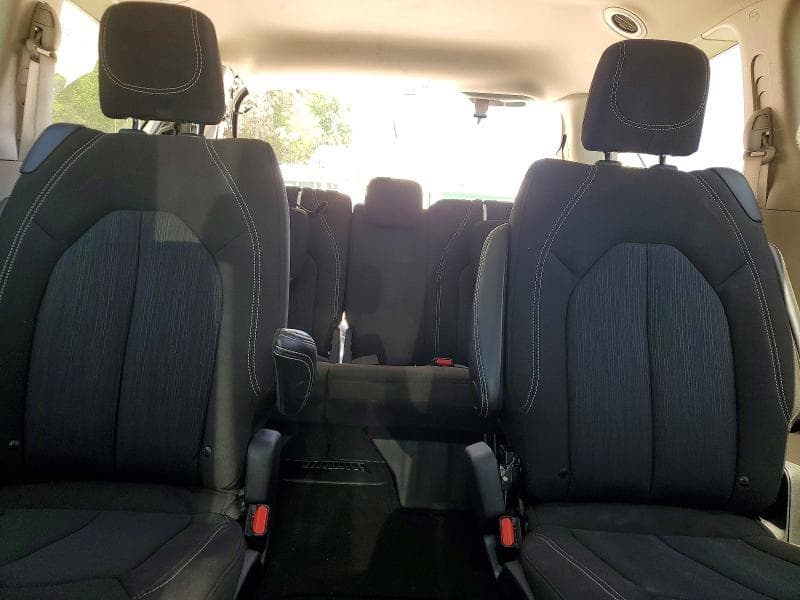 2022 CHRYSLER VOYAGER LX 10