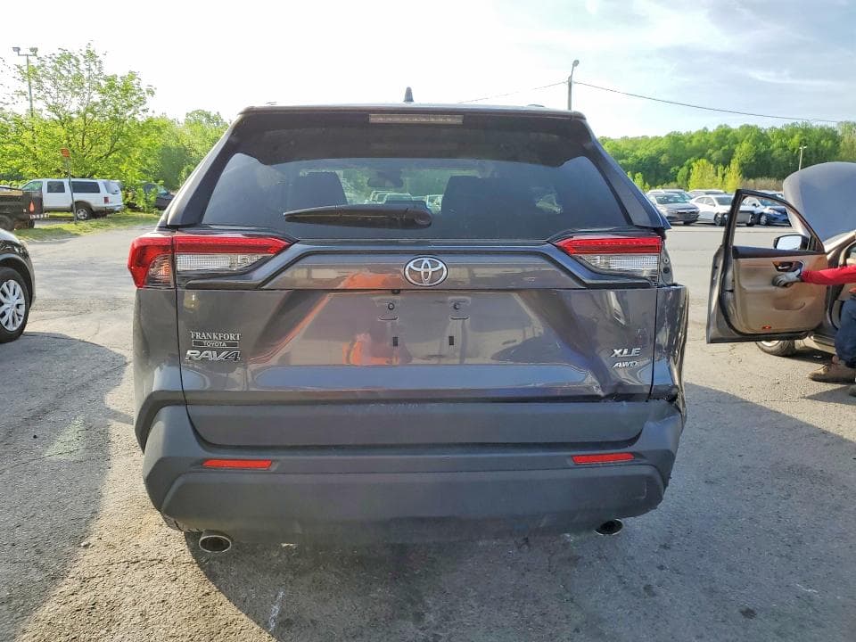 2019 TOYOTA RAV4 XLE XLE 6