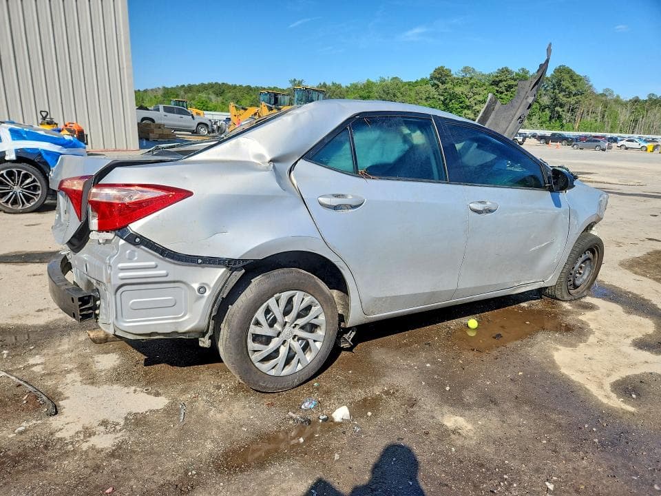 2018 TOYOTA COROLLA LE 3