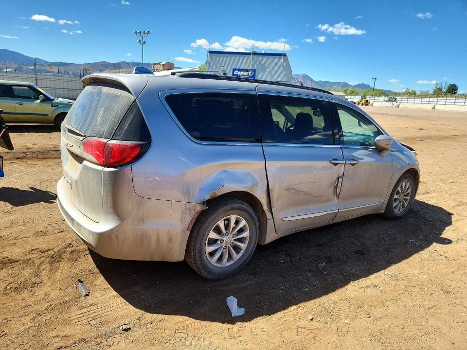 2017 CHRYSLER PACIFICA TOURING L 3