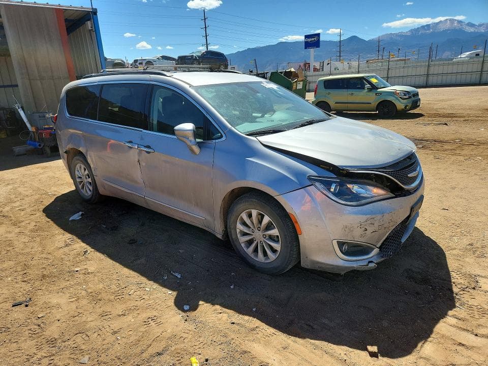 2017 CHRYSLER PACIFICA TOURING L 4