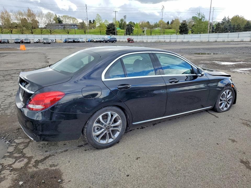 2018 MERCEDES-BENZ C 300 3