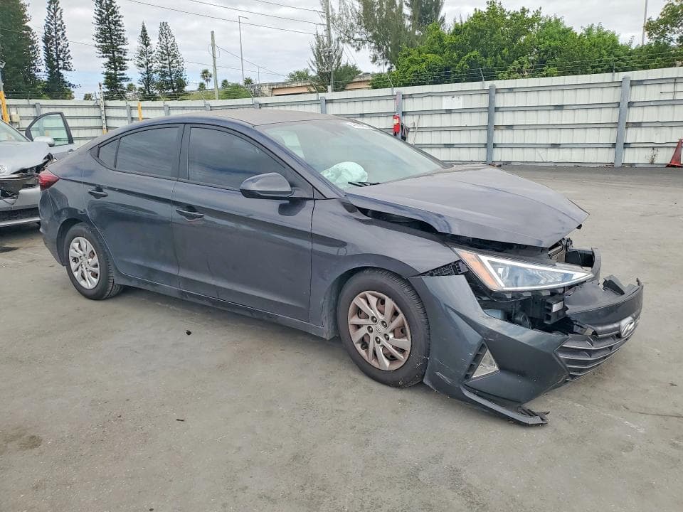 2020 HYUNDAI ELANTRA SE 4