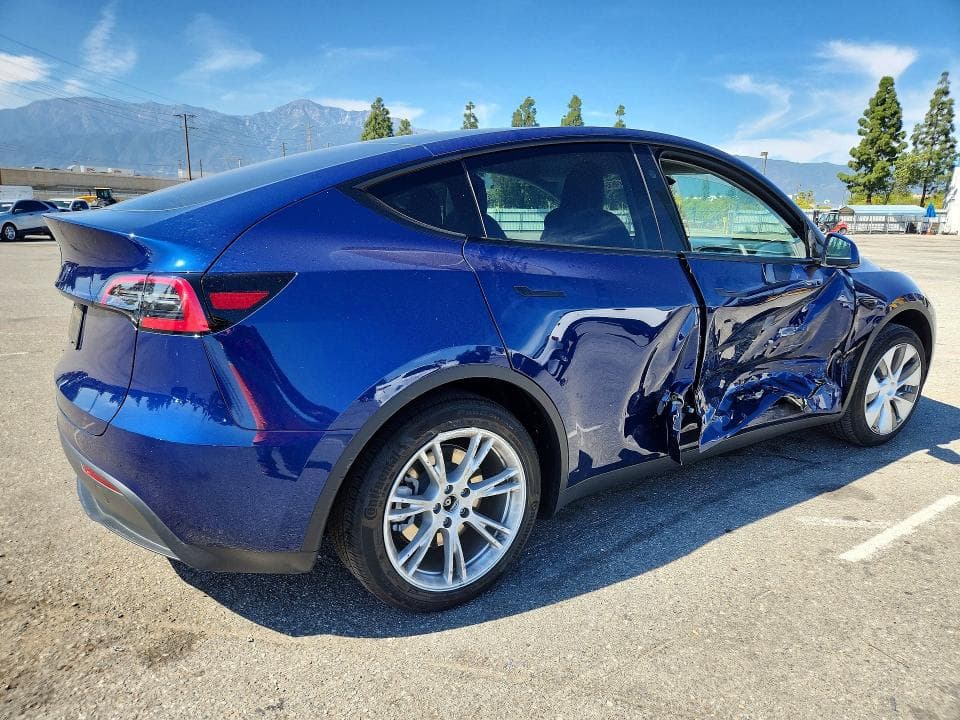 2024 TESLA MODEL Y 3