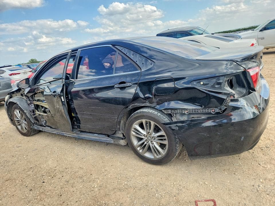 2017 TOYOTA CAMRY SE 2