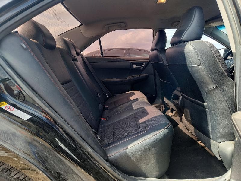 2017 TOYOTA CAMRY SE 10