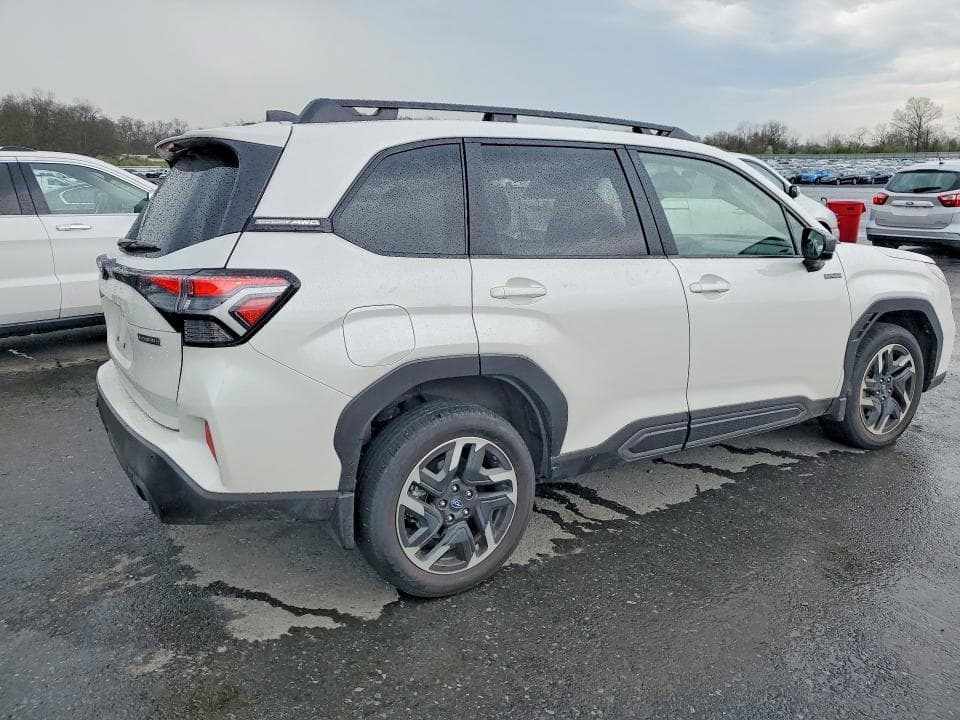 2025 SUBARU FORESTER LIMITED 3