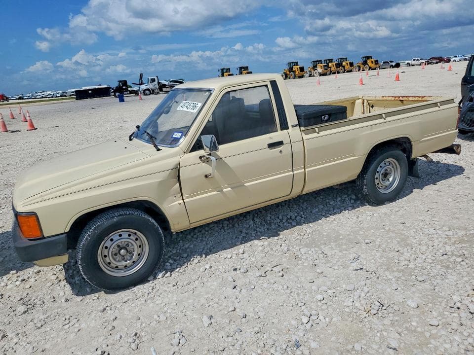 1984 TOYOTA PICKUP BASE