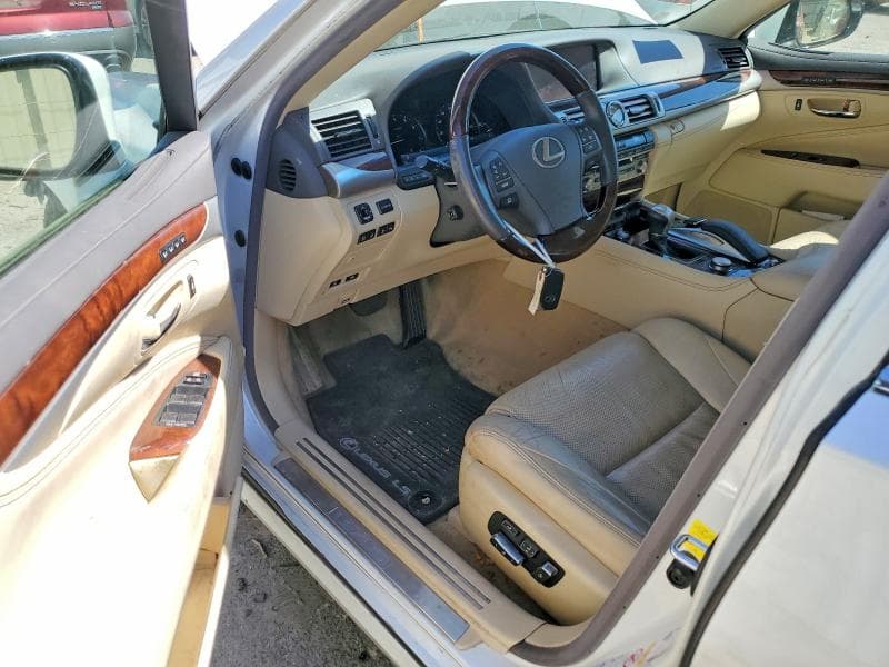 2017 LEXUS LS 460 BASE 9