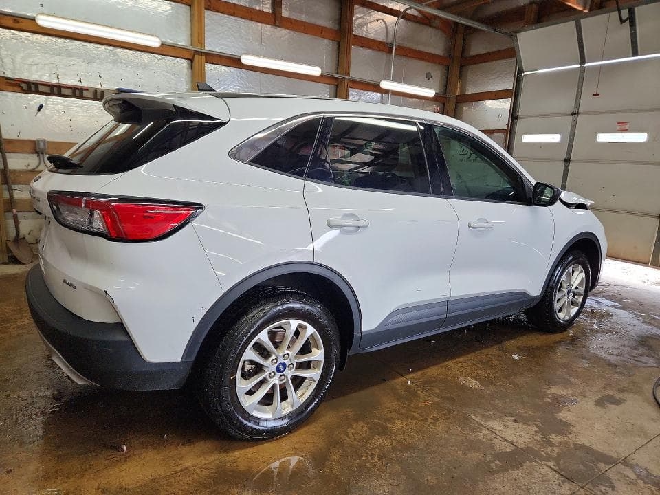 2022 FORD ESCAPE SE 3