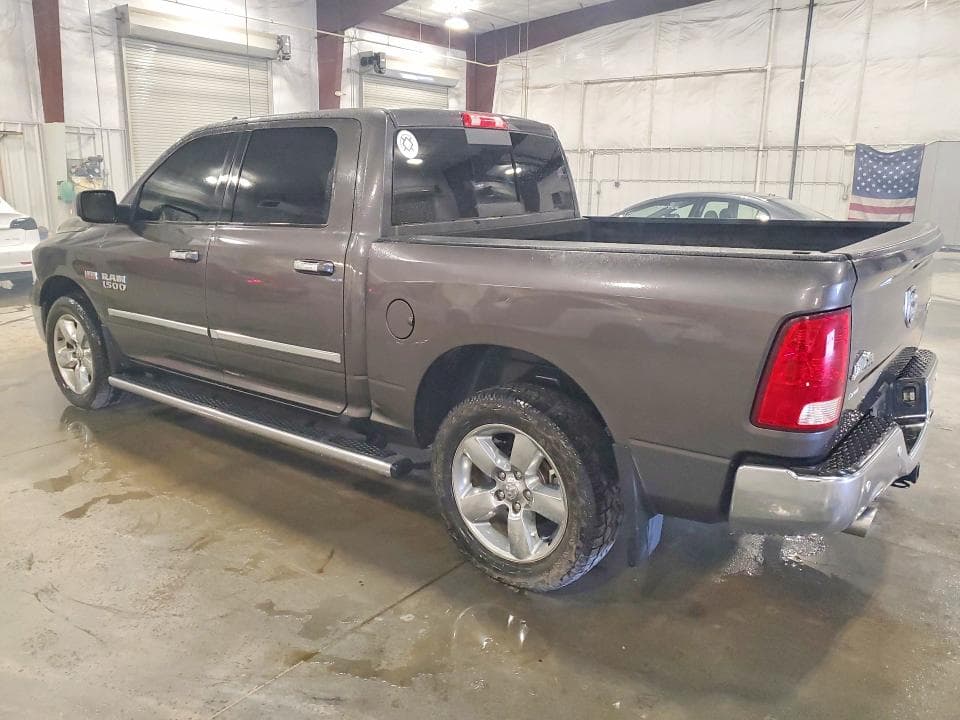 2018 RAM 1500 SLT 4WD 5.7L V-8 SLT 3