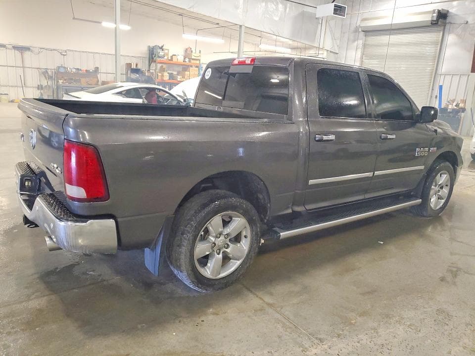 2018 RAM 1500 SLT 4WD 5.7L V-8 SLT 4