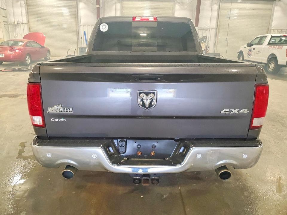 2018 RAM 1500 SLT 4WD 5.7L V-8 SLT 7